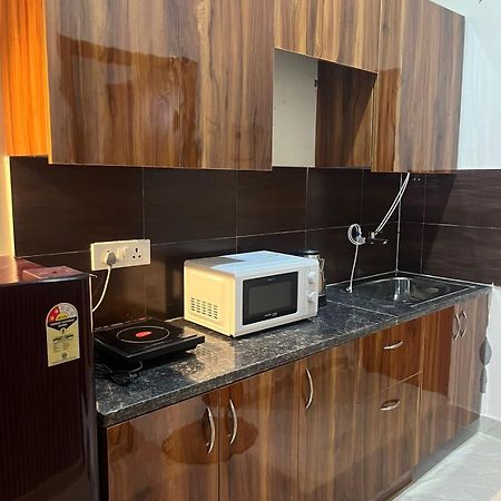 Studio Apartment In Greater Noida Ngoại thất bức ảnh