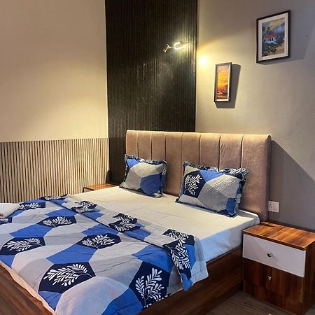 Studio Apartment In Greater Noida Ngoại thất bức ảnh