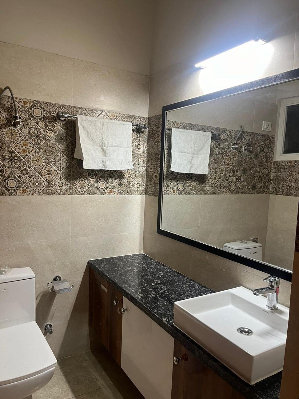 Studio Apartment In Greater Noida Ngoại thất bức ảnh